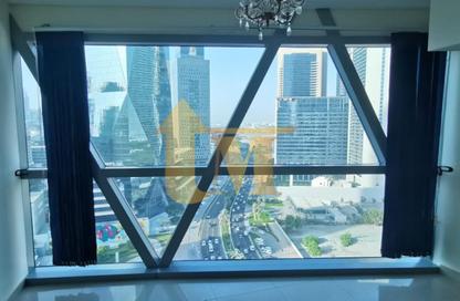 Apartment - 1 Bedroom - 2 Bathrooms for rent in Park Towers - DIFC - Dubai