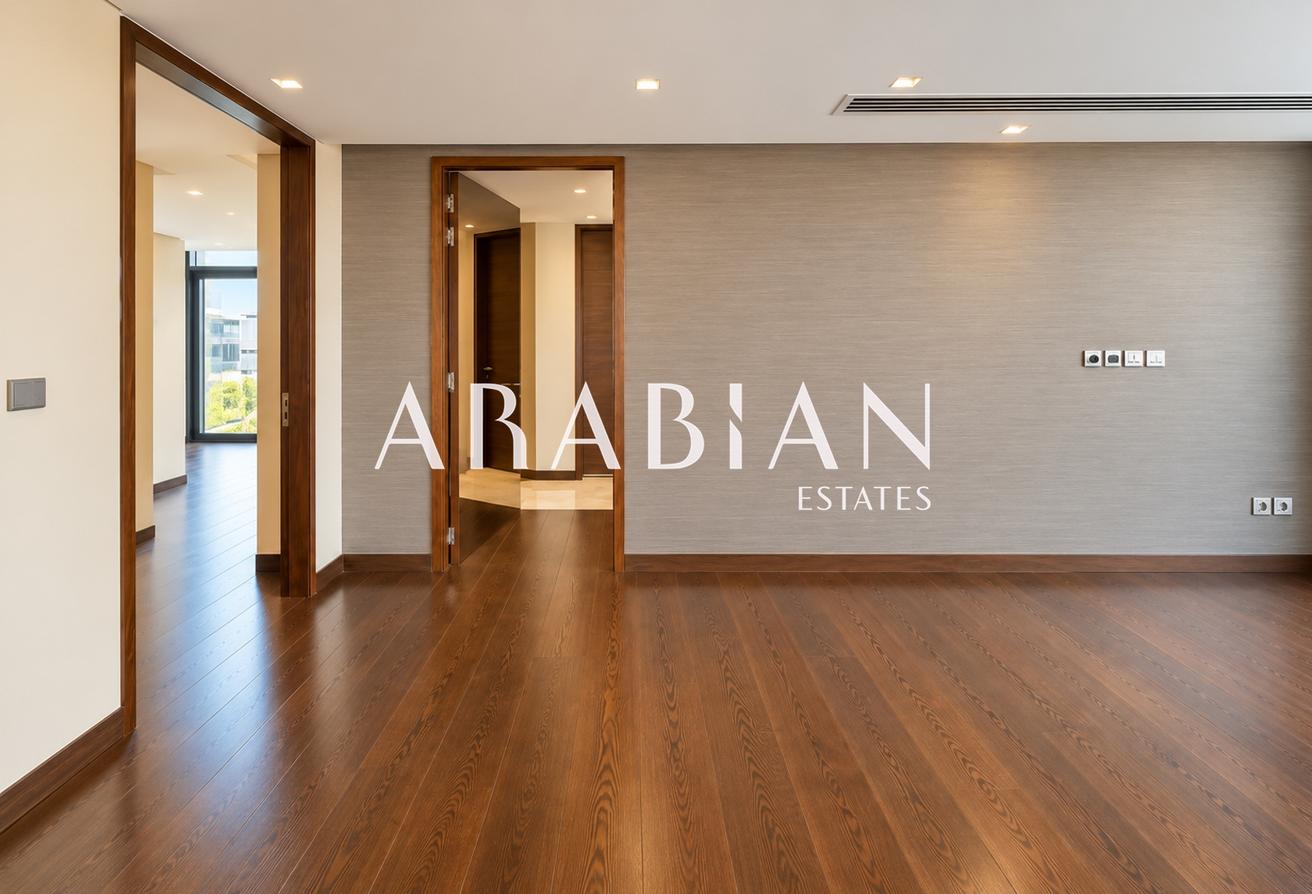 Elegant Villa | Golf View | Available October photo 9