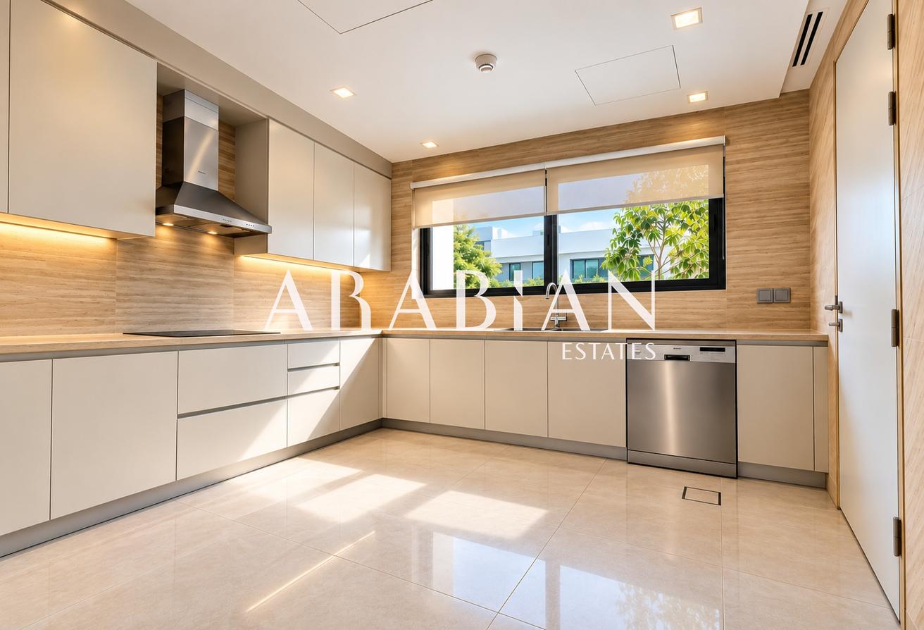 Elegant Villa | Golf View | Available October photo 7
