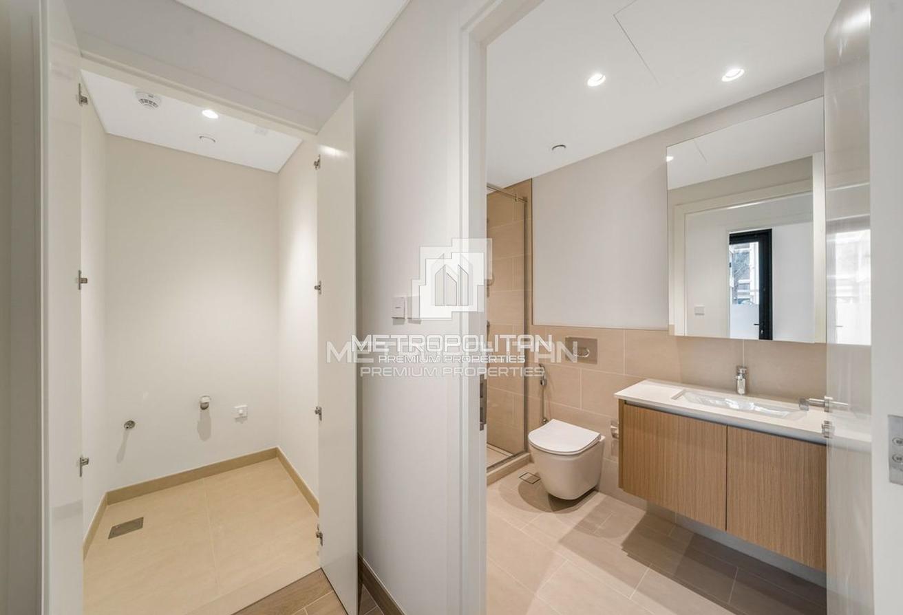 Spacious Layout | Partly Furnished | Huge Terrace photo 4