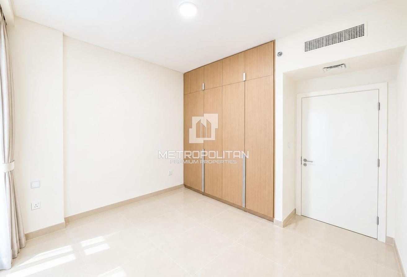 Spacious Layout | Partly Furnished | Huge Terrace photo 6