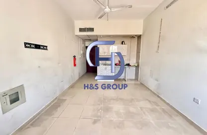 Apartment - 1 Bathroom for rent in Fire Station Road - Muwaileh - Sharjah