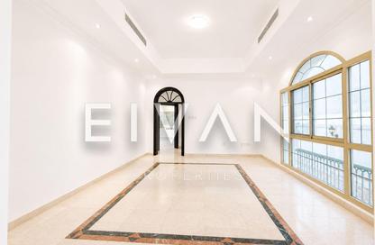 Villa - 5 Bedrooms - 6 Bathrooms for rent in Umm Suqeim 2 Villas - Umm Suqeim 2 - Umm Suqeim - Dubai