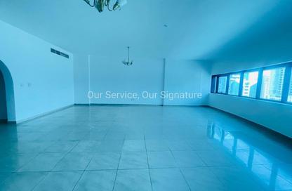 Apartment - 3 Bedrooms - 4 Bathrooms for rent in New Al Taawun Road - Al Taawun - Sharjah
