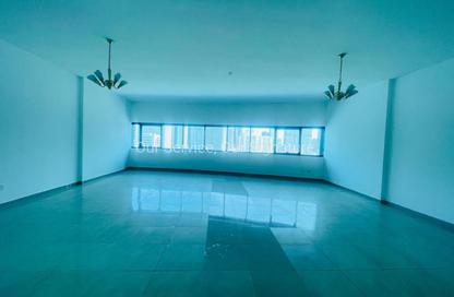 Apartment - 3 Bedrooms - 4 Bathrooms for rent in New Al Taawun Road - Al Taawun - Sharjah