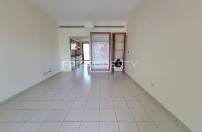 Apartment - 1 Bathroom for rent in Al Thayyal 3 - Al Thayyal - Greens - Dubai
