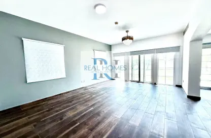 فيلا - 4 غرف نوم - 5 حمامات للايجار في منطقة 16 - قرية جميرا الدائرية - دبي