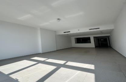 Apartment - 2 - 3 for rent in Dubai Wharf Tower 3 - Dubai Wharf - Al Jaddaf - Dubai
