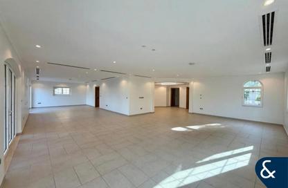 Villa - 5 Bedrooms - 5 Bathrooms for rent in District 2 - Royal Park - Jumeirah Park - Dubai