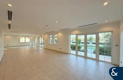 Villa - 5 Bedrooms - 5 Bathrooms for rent in District 2 - Royal Park - Jumeirah Park - Dubai