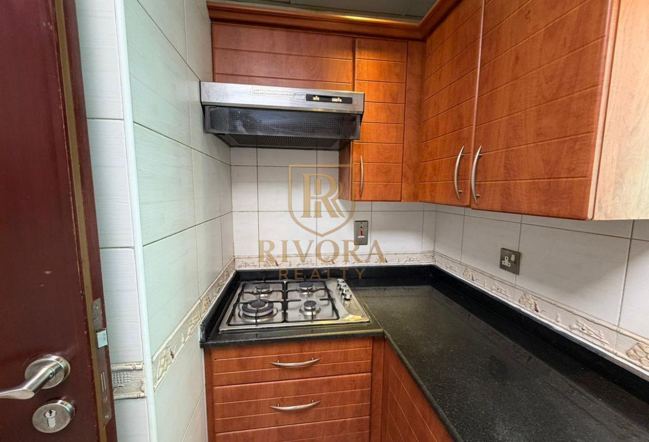 FULLY FURNISHED I 1 BHK WITH BALCONY I FAMILY ONLY photo 10