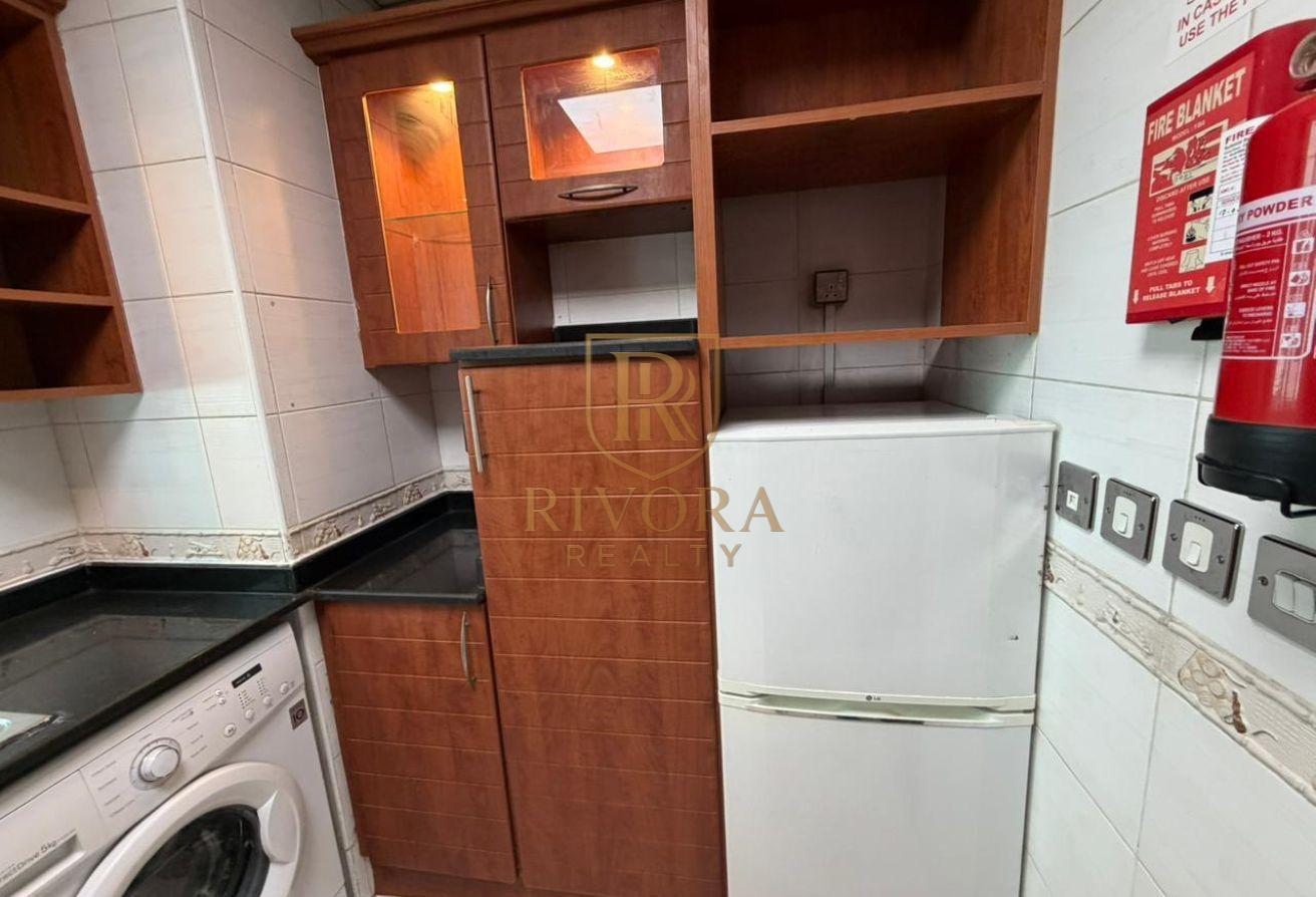 FULLY FURNISHED I 1 BHK WITH BALCONY I FAMILY ONLY photo 9