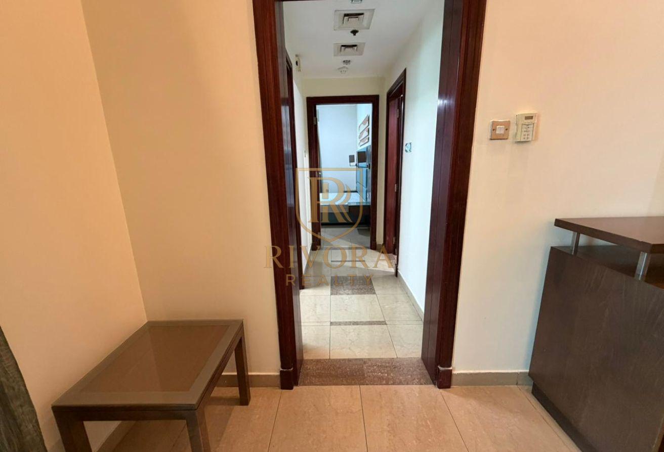 FULLY FURNISHED I 1 BHK WITH BALCONY I FAMILY ONLY photo 4