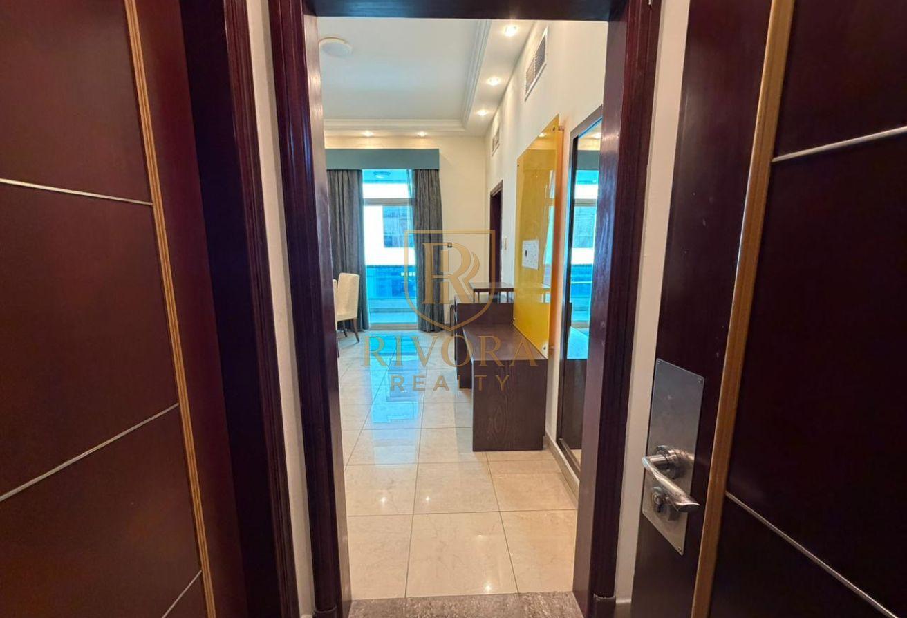 FULLY FURNISHED I 1 BHK WITH BALCONY I FAMILY ONLY photo 2