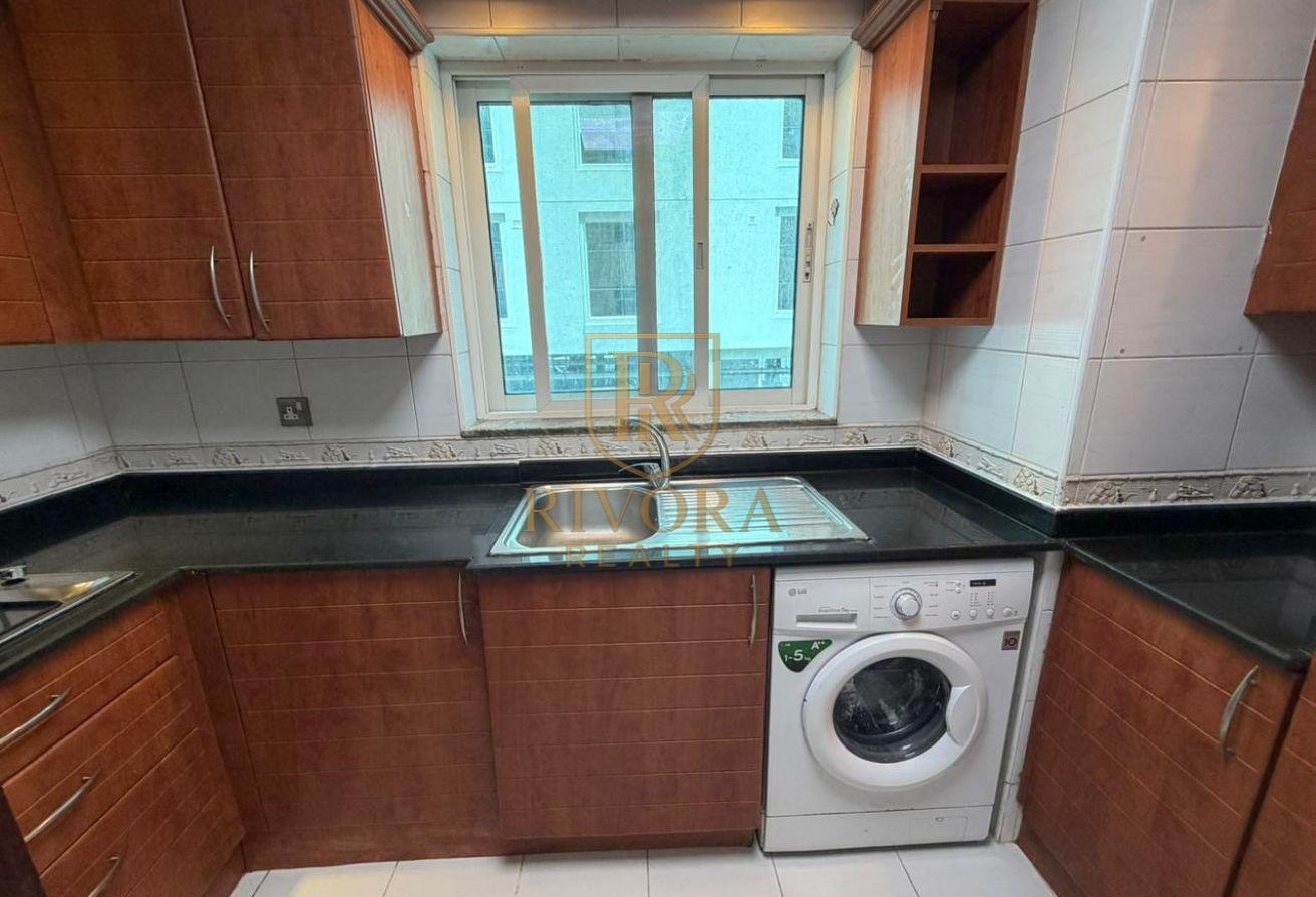 FULLY FURNISHED I 1 BHK WITH BALCONY I FAMILY ONLY photo 8