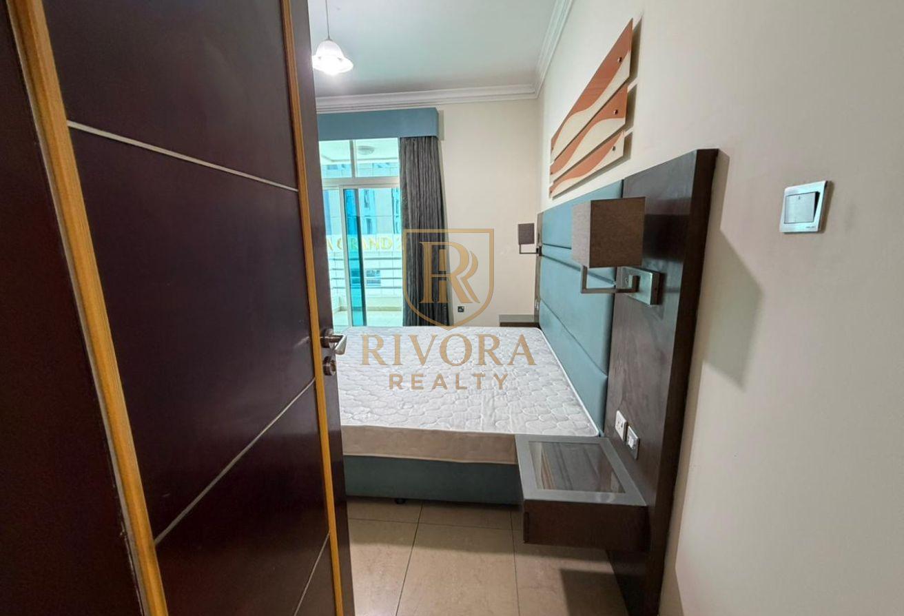 FULLY FURNISHED I 1 BHK WITH BALCONY I FAMILY ONLY photo 12