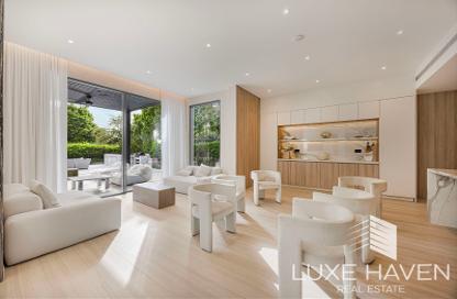 Villa - 5 Bedrooms - 6 Bathrooms for sale in Entertainment Foyer - Oasis Clusters - Jumeirah Islands - Dubai