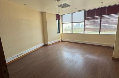 Office Space - Studio - 1 Bathroom for rent in Crystal Plaza - Al Majaz 1 - Al Majaz - Sharjah