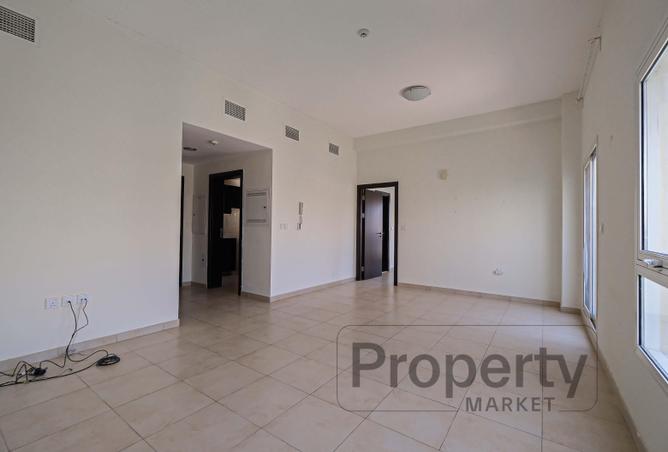 98704604 - Property Image 3