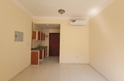 Apartment - Studio - 1 Bathroom for rent in Fire Station Road - Muwaileh - Sharjah