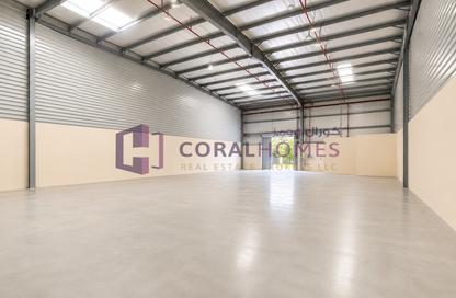 Warehouse - Studio for rent in Umm Ramool - Dubai