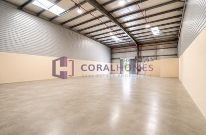 Warehouse - Studio for rent in Umm Ramool - Dubai