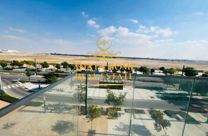 Apartment - 1 Bedroom - 3 Bathrooms for rent in Oasis Residences - Masdar City - Abu Dhabi