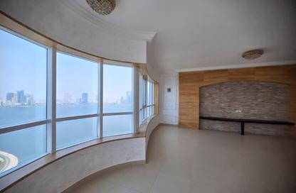 Apartment - 4 Bedrooms - 5 Bathrooms for rent in Blue Tower - Al Majaz 3 - Al Majaz - Sharjah