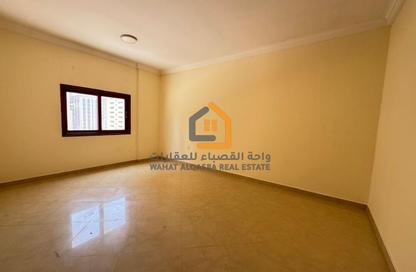 Apartment - 1 Bedroom - 2 Bathrooms for rent in Al Khan Lagoon Tower - Al Khan Lagoon - Al Khan - Sharjah