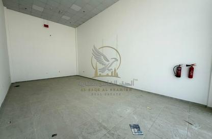 Shop - Studio for rent in Al Sajaa Industrial - Al Sajaa - Sharjah