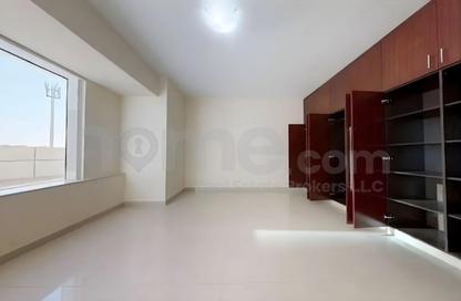 Apartment - 3 Bedrooms - 4 Bathrooms for rent in Golden Sands Tower - Al Barsha 1 - Al Barsha - Dubai