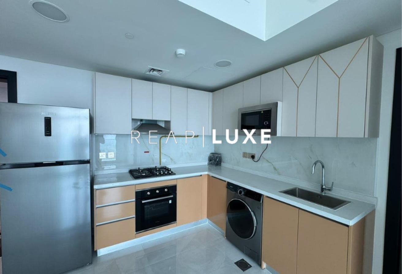 Ready to Move In | High Floor | Prime Location photo 6