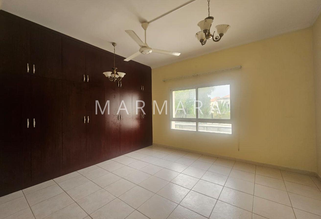 Lovely Compound villa | Private Garden | Vacant photo 11