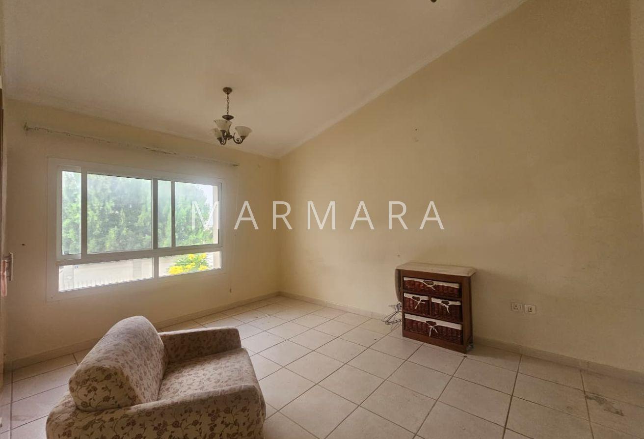 Lovely Compound villa | Private Garden | Vacant photo 17
