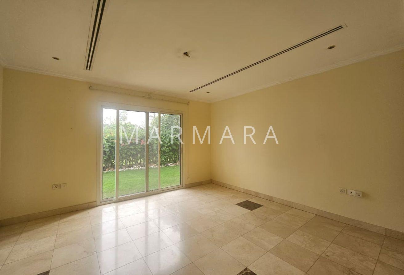 Lovely Compound villa | Private Garden | Vacant photo 5