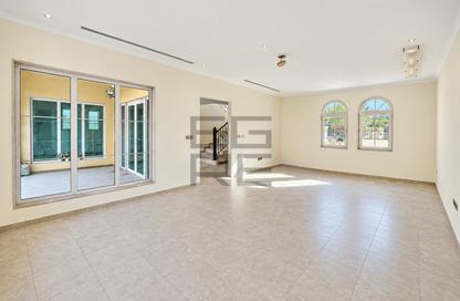 Villa - 3 - 5 for rent in District 5 - Jumeirah Park - Dubai