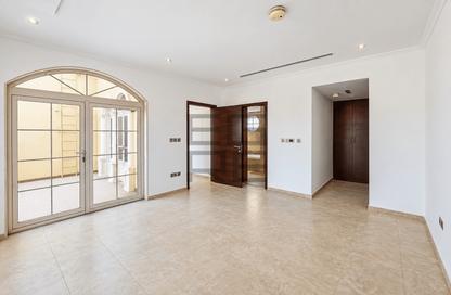 Villa - 3 - 5 for rent in District 5 - Jumeirah Park - Dubai