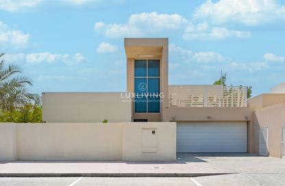 Villa - 4 - 4 for rent in Veneto - Dubai Waterfront - Dubai