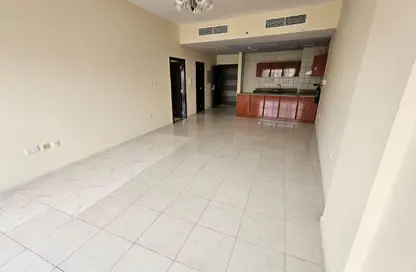 Apartment - 1 Bedroom - 2 Bathrooms for rent in Jawaher Building - Dubai Silicon Oasis - Dubai