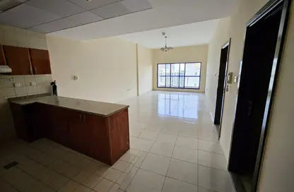 Apartment - 1 Bedroom - 2 Bathrooms for rent in Jawaher Building - Dubai Silicon Oasis - Dubai