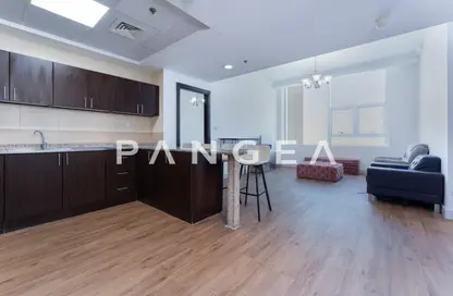 شقة - غرفة نوم - 2 حمامات للايجار في برج ربيعة - مجان - دبي لاند - دبي