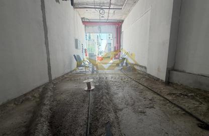 Shop - Studio - 1 Bathroom for rent in Jumeirah Garden City - Al Satwa - Dubai