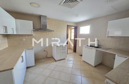 Villa - 3 Bedrooms - 4 Bathrooms for rent in Jumeirah 1 Villas - Jumeirah 1 - Jumeirah - Dubai