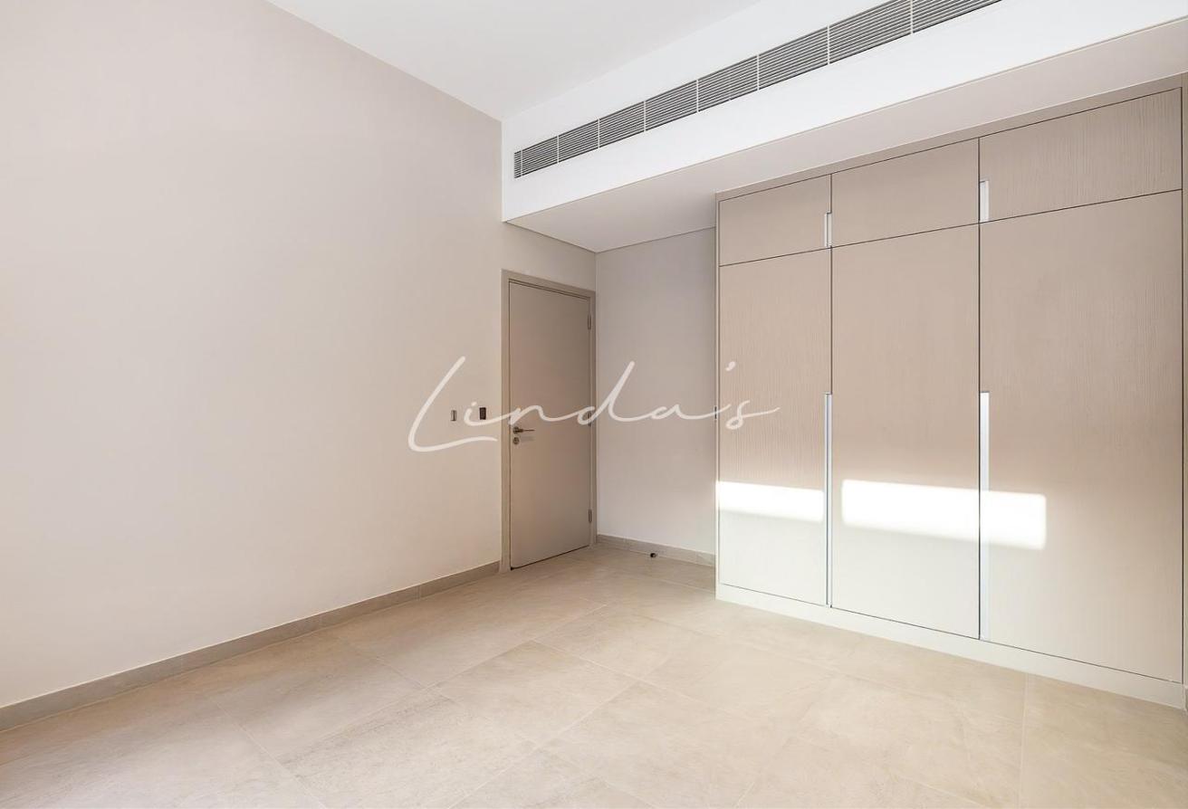 Rare 3-bed corner unit | Fully furnished | Vacant photo 8