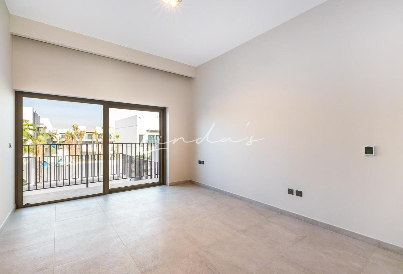 Rare 3-bed corner unit | Fully furnished | Vacant photo 15
