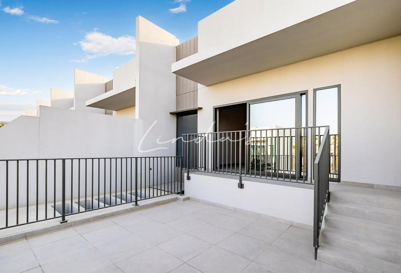 Rare 3-bed corner unit | Fully furnished | Vacant photo 14