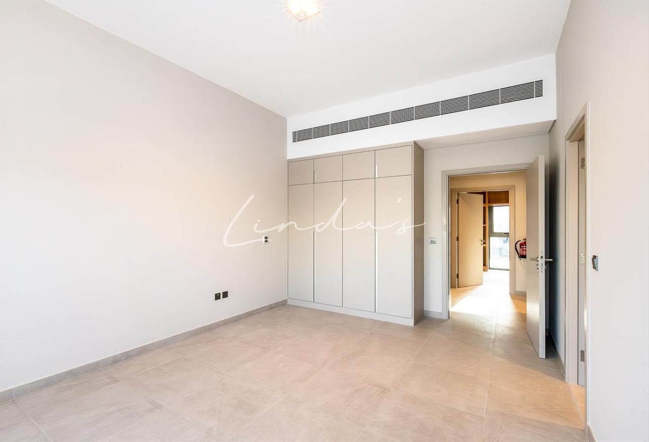 Rare 3-bed corner unit | Fully furnished | Vacant photo 7