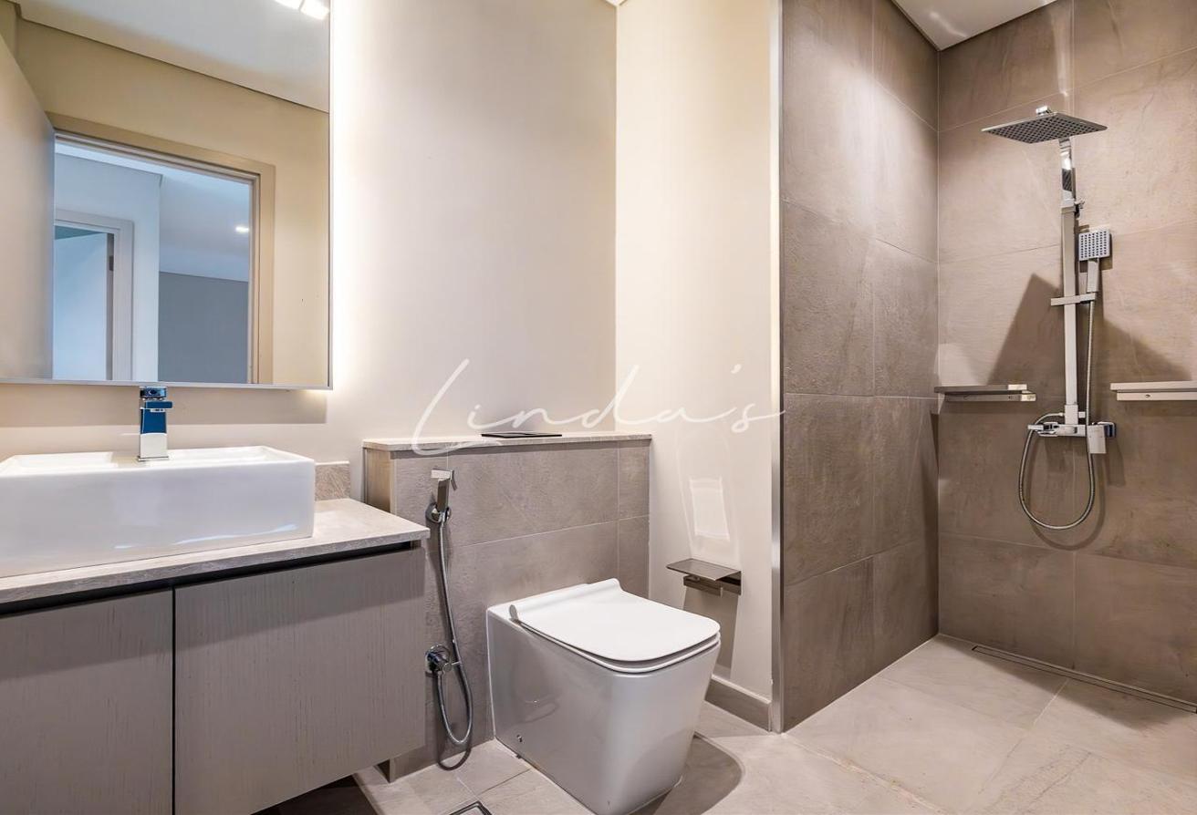 Rare 3-bed corner unit | Fully furnished | Vacant photo 13