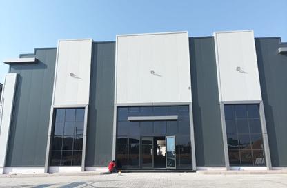 Warehouse - Studio - 2 for rent in Umm Al Thuoob - Umm Al Quwain