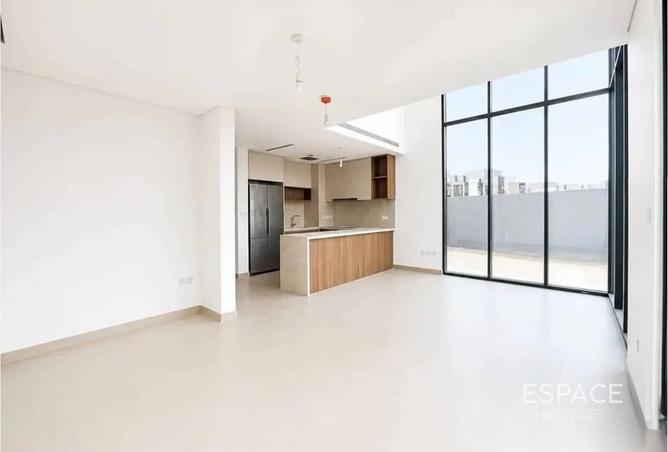 127030600 - Property Image 3